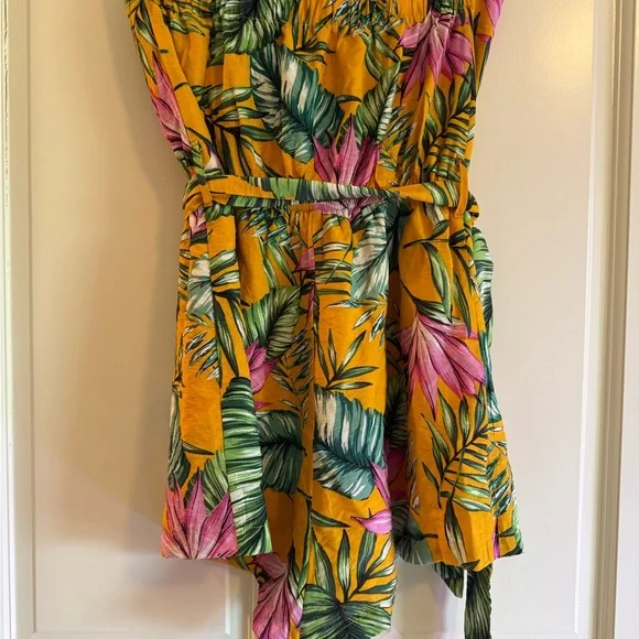 Tropical Leaf Print Romper - Picture 2 of 3